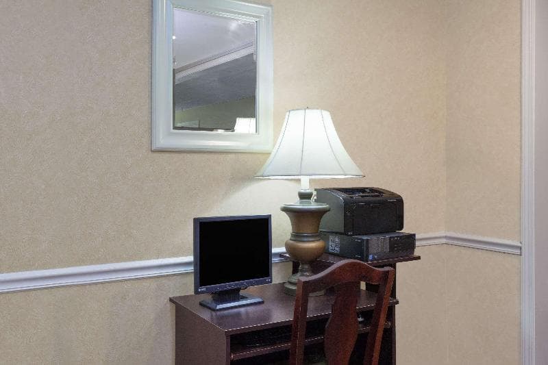 Baymont By Wyndham Lafayette Airport photo 1