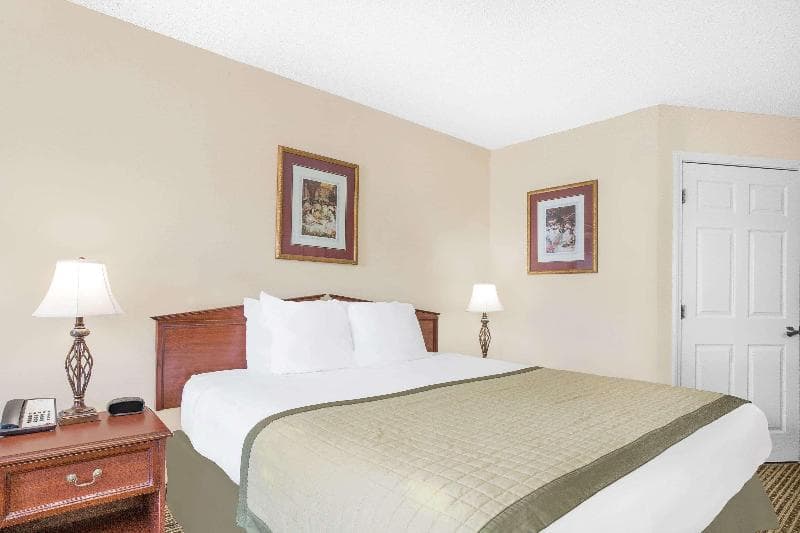 Baymont By Wyndham Meridian 5