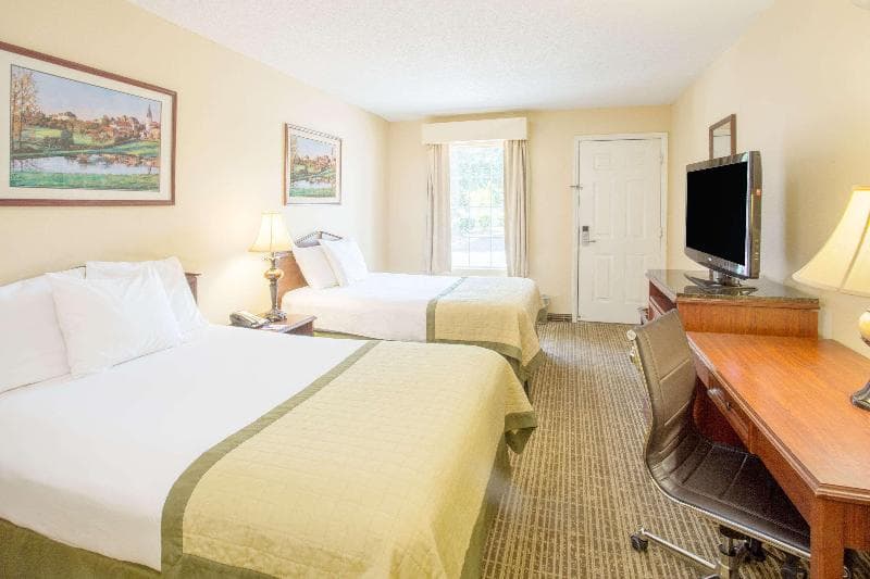 Baymont by Wyndham Dunn 4