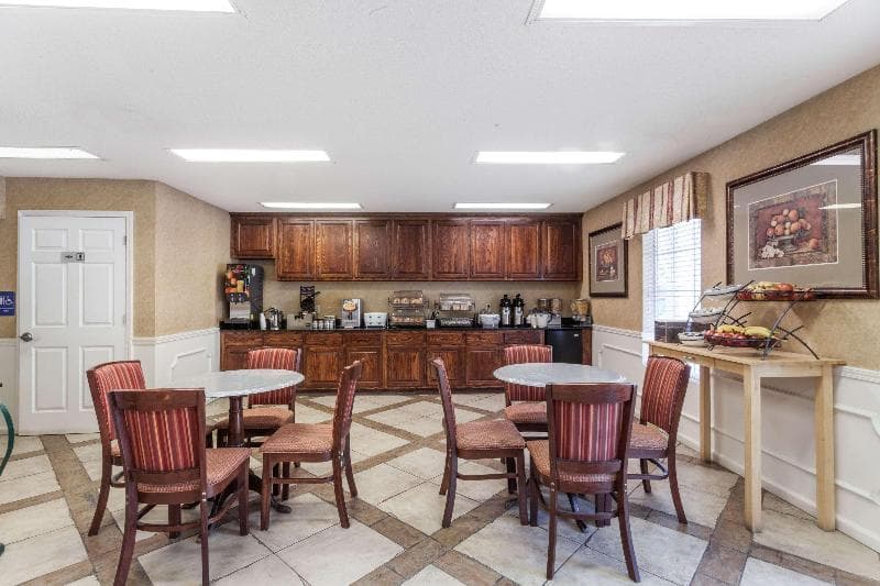 Baymont by Wyndham Hickory 4