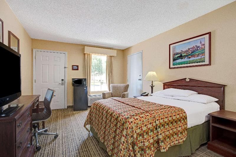Baymont By Wyndham Smithfield 2