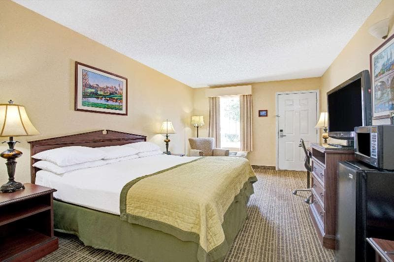 Baymont By Wyndham Smithfield 3