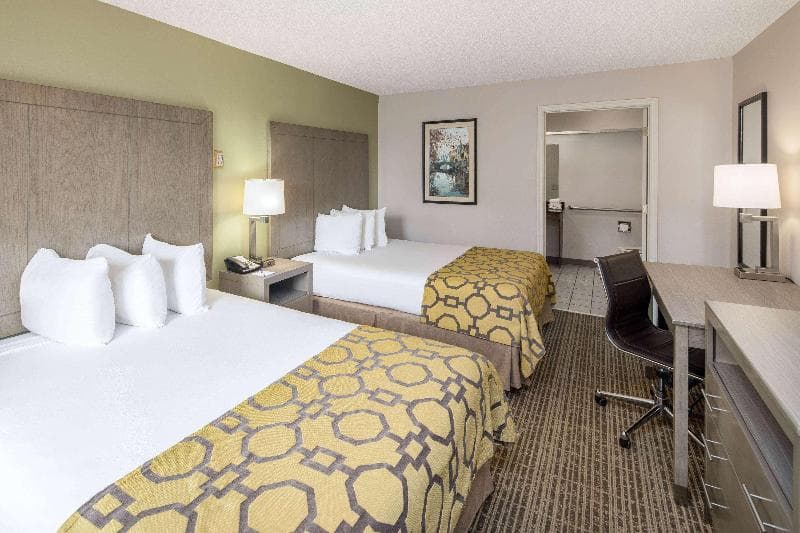 Baymont By Wyndham Cleveland 2