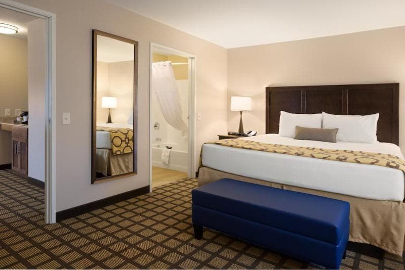 Best Western North Bryant Inn 5