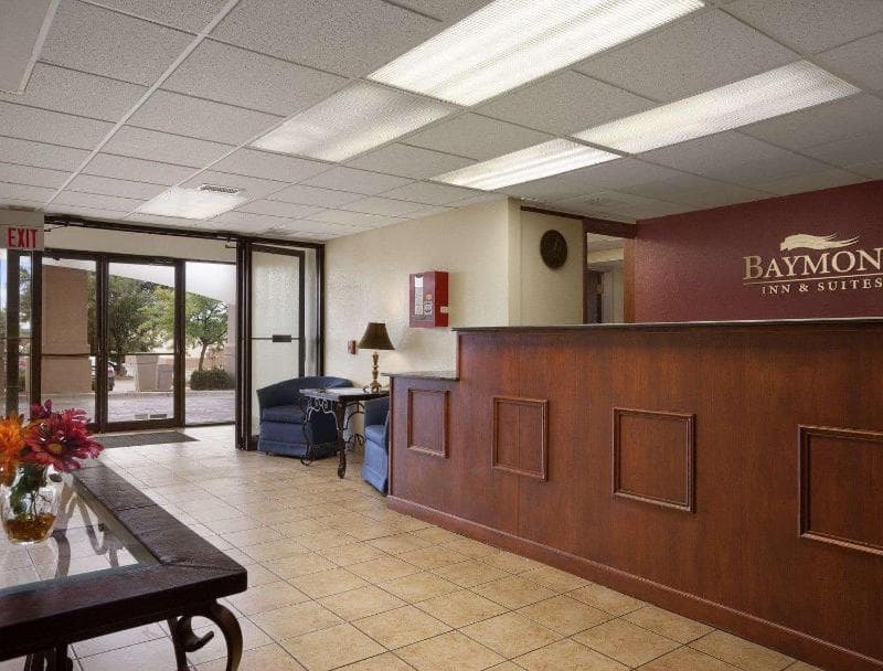 Quality Inn 4