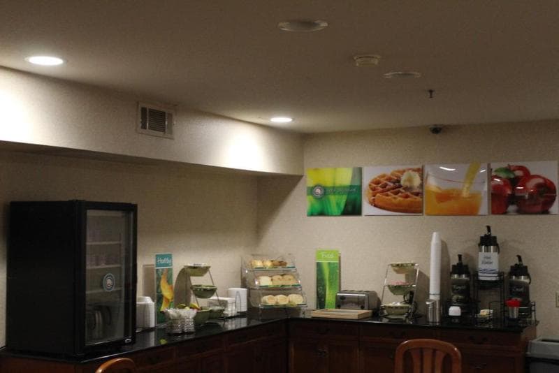 Quality Inn & Suites Oceanside Near Camp Pendleton 5