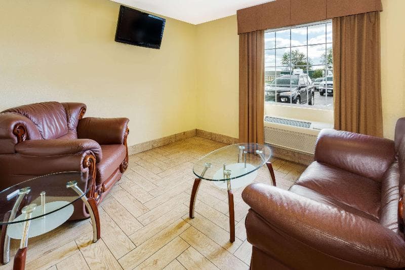 Baymont by Wyndham Beloit 5