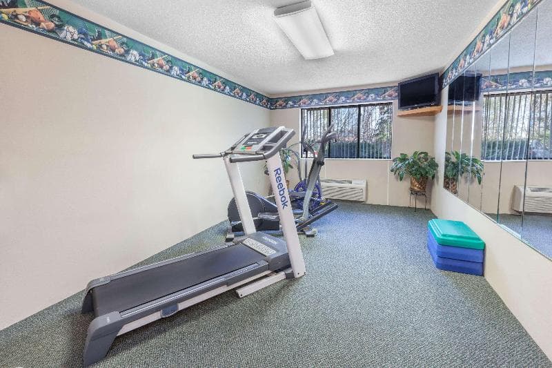 Baymont By Wyndham Midland 3