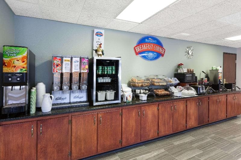 Baymont By Wyndham Midland 4
