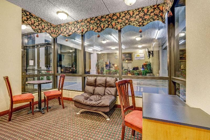 Days Inn by Wyndham Hernando 4