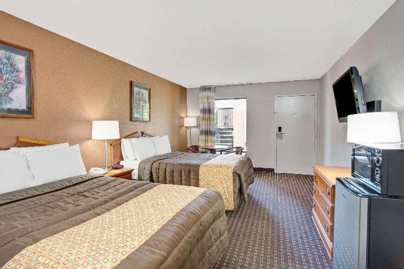 Days Inn by Wyndham Hernando 2
