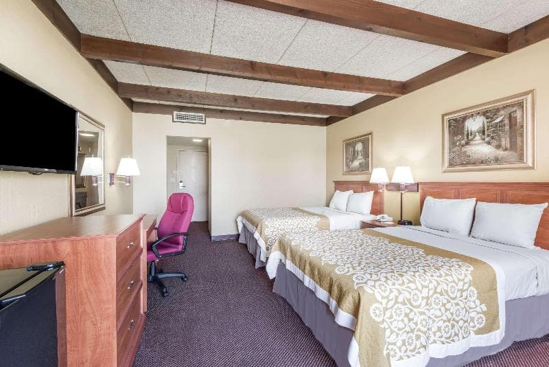 Days Inn by Wyndham Niles 5