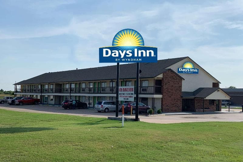 Days Inn By Wyndham Pratt photo 1