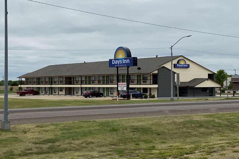 Days Inn By Wyndham Pratt 3