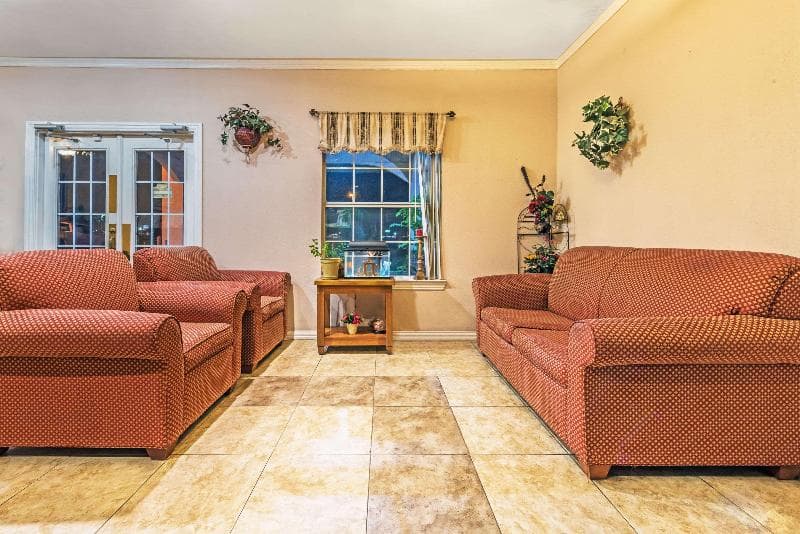 Days Inn by Wyndham Gainesville 5