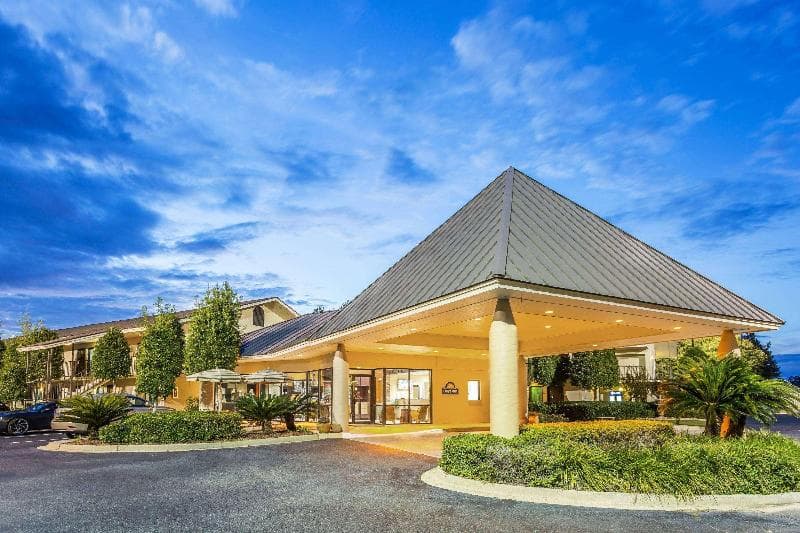 Days Inn by Wyndham Lake Park/Valdosta photo 1