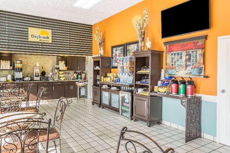 Days Inn by Wyndham Lake Park/Valdosta 3