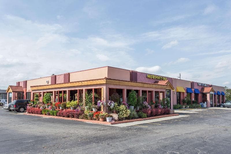 Days Inn By Wyndham West Allis/Milwaukee photo 1