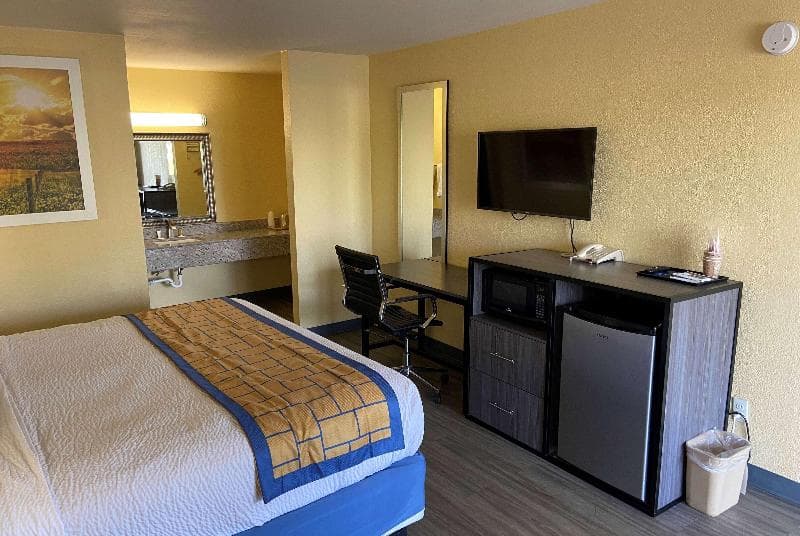 Days Inn by Wyndham Okmulgee 3