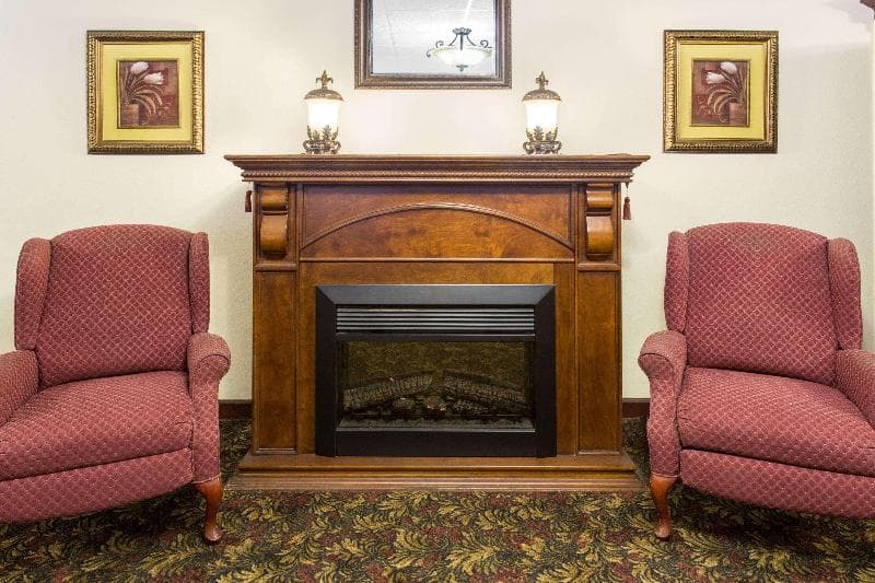 Days Inn by Wyndham Dubuque photo 1