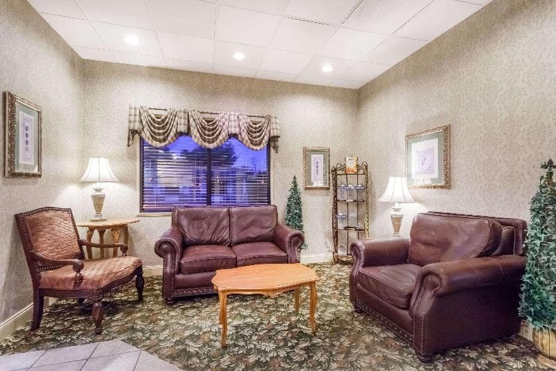 Days Inn by Wyndham Dover Downtown 4