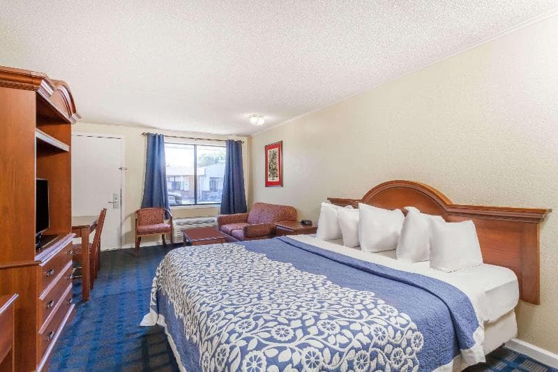 Days Inn by Wyndham Dover Downtown 3