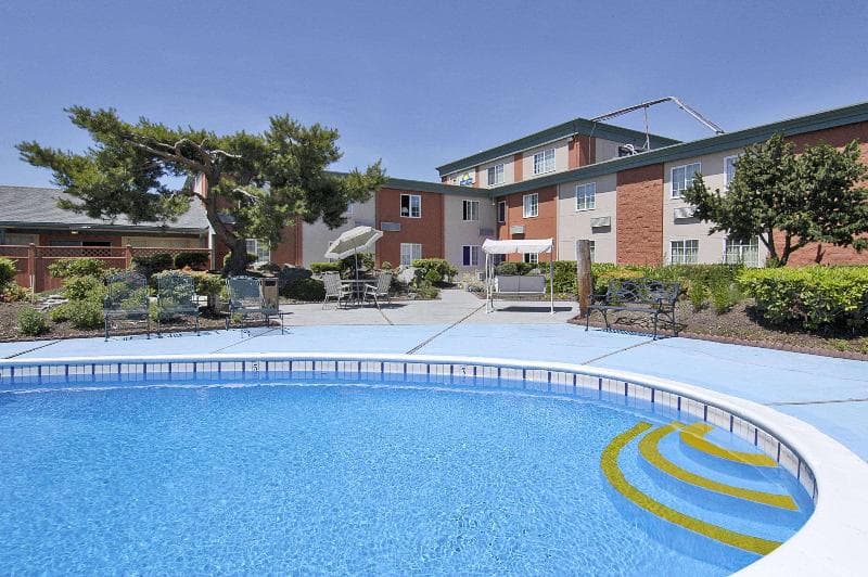 Days Inn by Wyndham Mt. Vernon 5