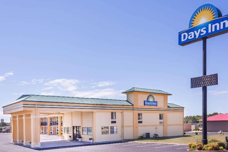 Days Inn By Wyndham Byron 5