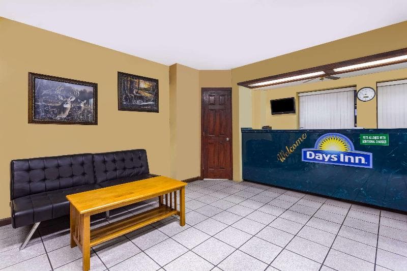 Days Inn By Wyndham Byron 3