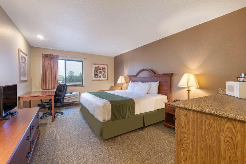 Days Inn by Wyndham Mitchell 4