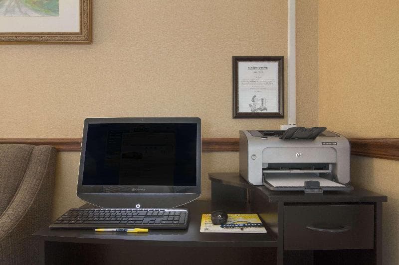 Days Inn by Wyndham Seneca / Clemson Area 3
