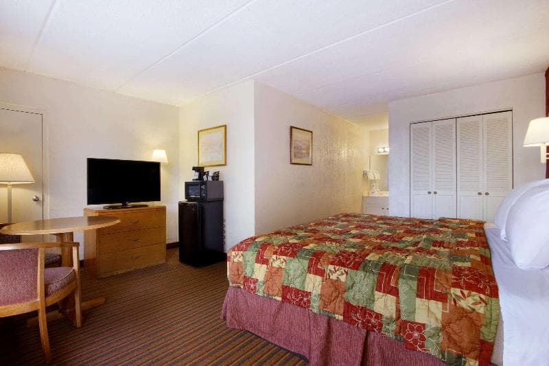 Days Inn by Wyndham Seneca / Clemson Area 1