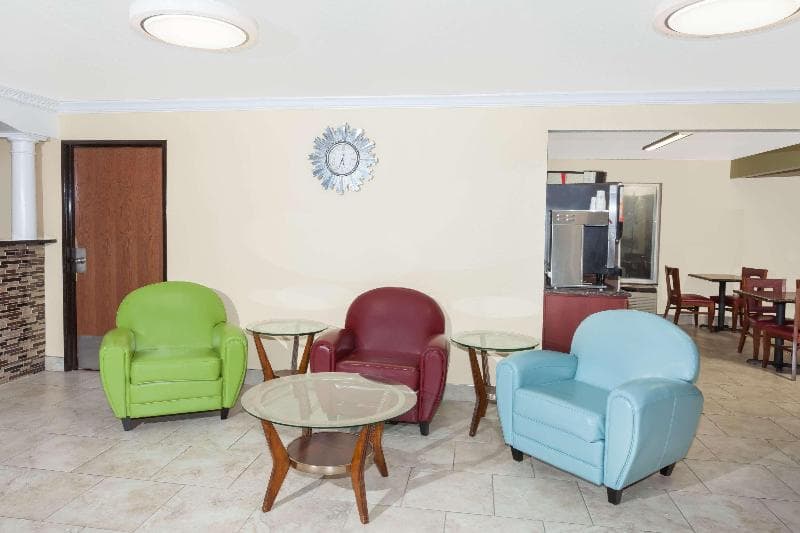 Days Inn by Wyndham Springfield 4