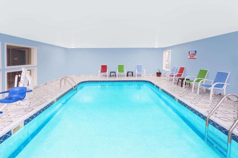 Days Inn by Wyndham Springfield 5