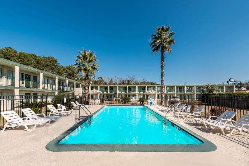 Days Inn by Wyndham Richmond Hill/Savannah photo 1