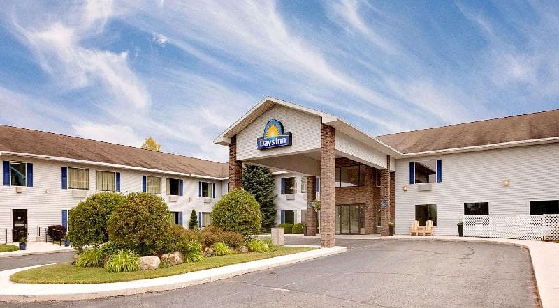 Days Inn by Wyndham Cadillac photo 1