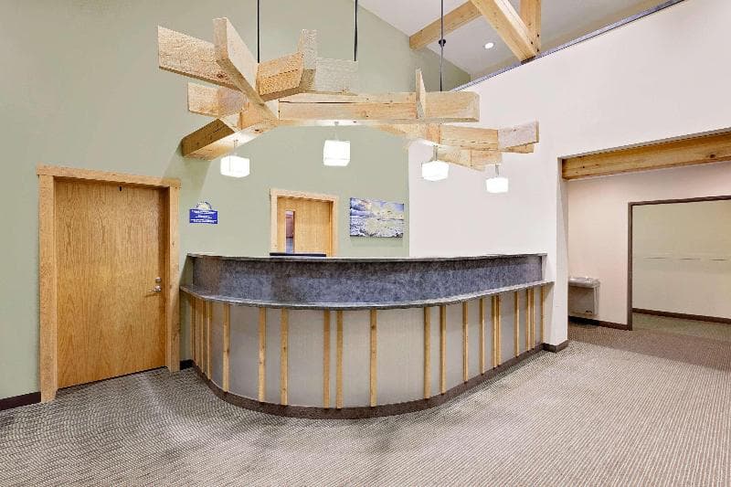 Days Inn by Wyndham Cadillac 2