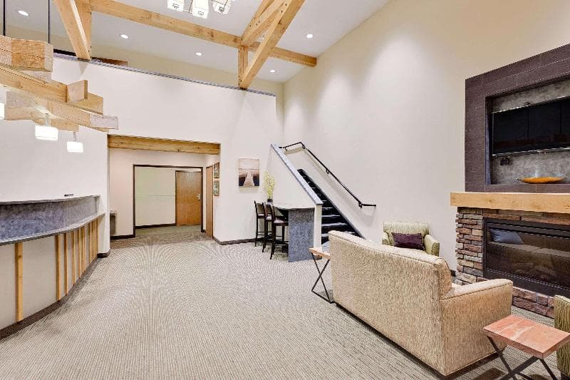 Days Inn by Wyndham Cadillac 3