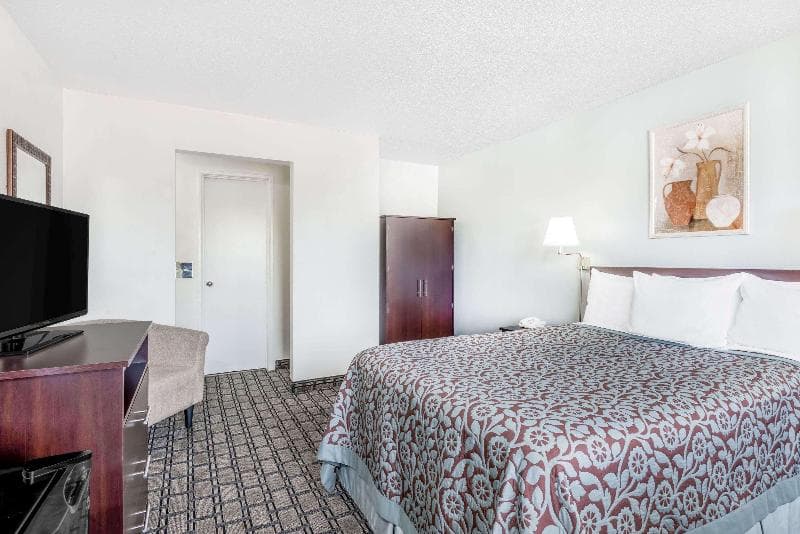 Days Inn By Wyndham St. Clairsville photo 1