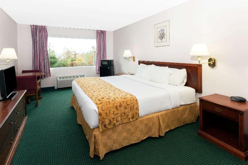 Days Inn by Wyndham Dahlonega 3