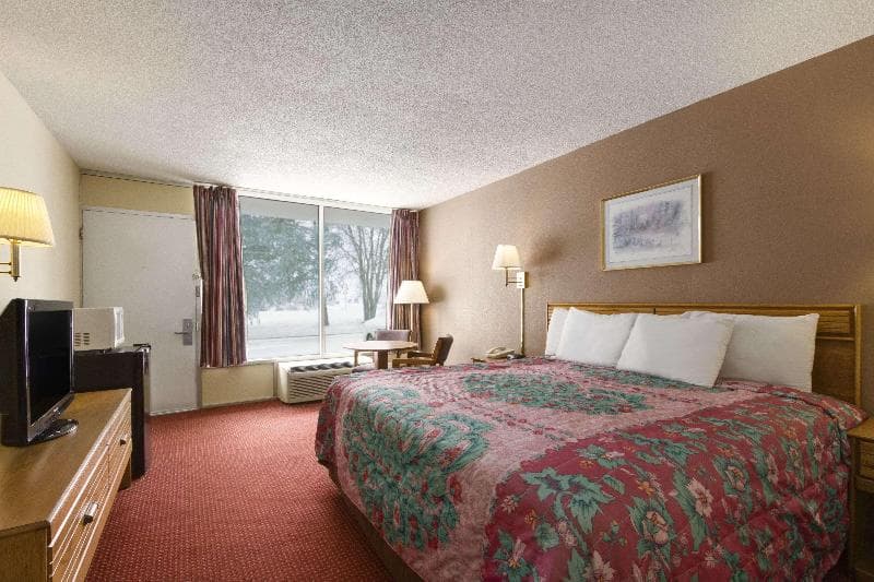 Days Inn By Wyndham White House photo 1