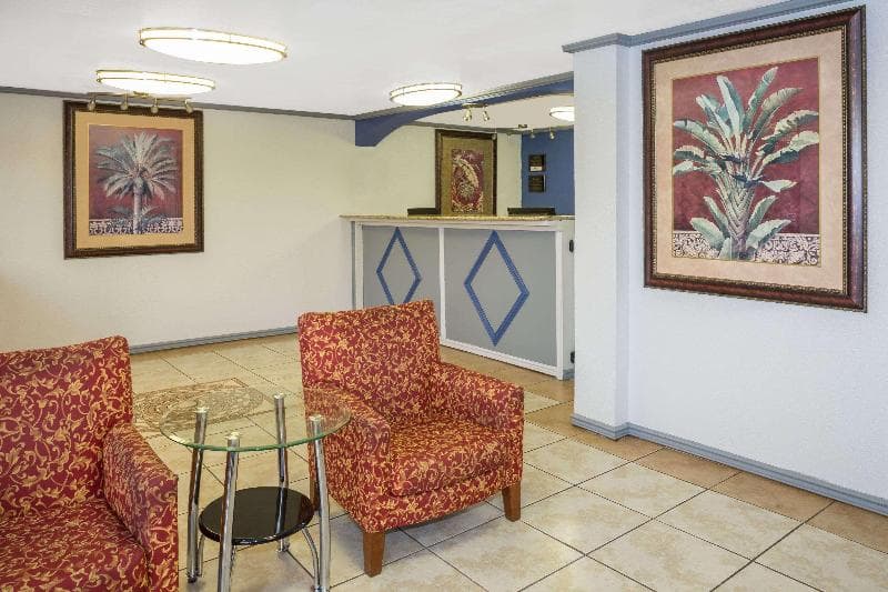 Travelodge by Wyndham Fort Myers North photo 1