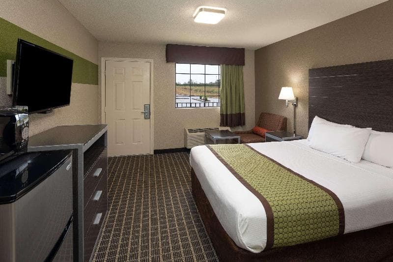 Days Inn & Suites By Wyndham Athens Alabama photo 1