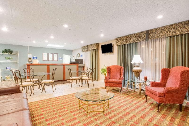 Days Inn by Wyndham Cambridge 5