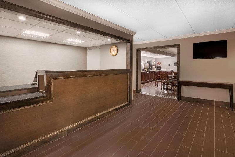 Holiday Inn Express Plattsburgh 2