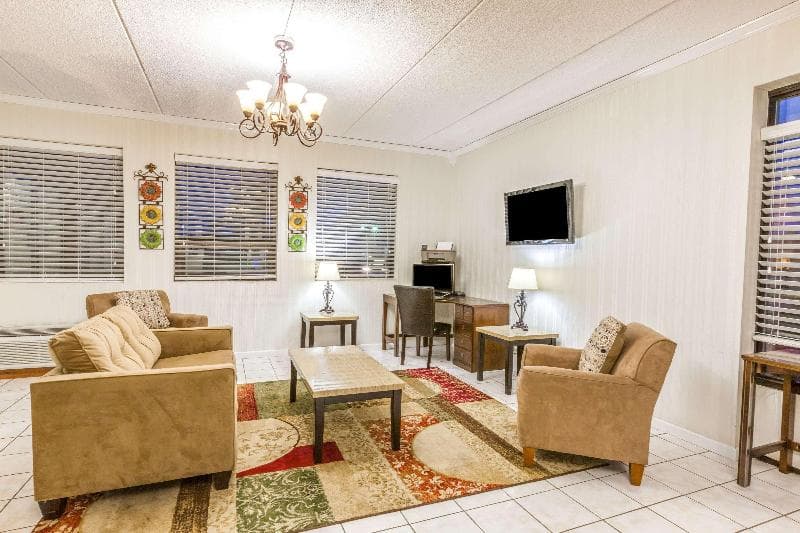 Days Inn By Wyndham Syracuse 5