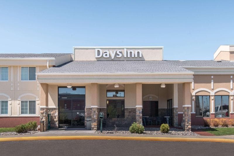 Days Inn By Wyndham Minot 5