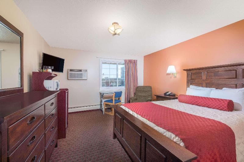 Days Inn By Wyndham Minot 2
