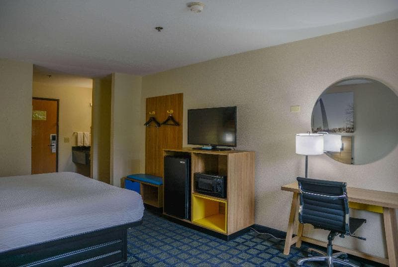 Days Inn by Wyndham Mount Vernon 4