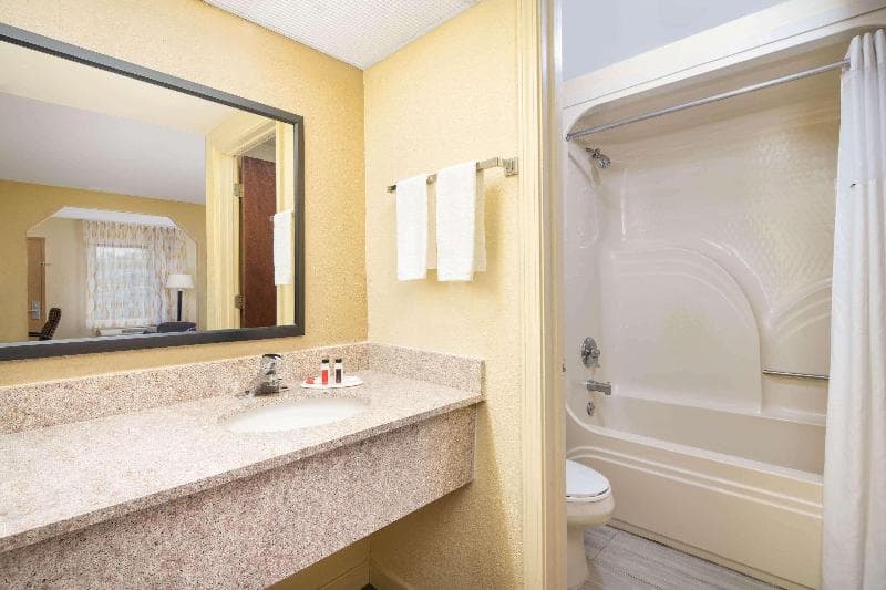 Days Inn By Wyndham Thomaston photo 1